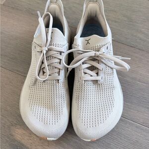 Flux Footwear Adapt Runner